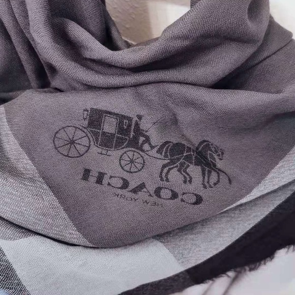 new Coach oversized square scarf - Picture 2 of 4
